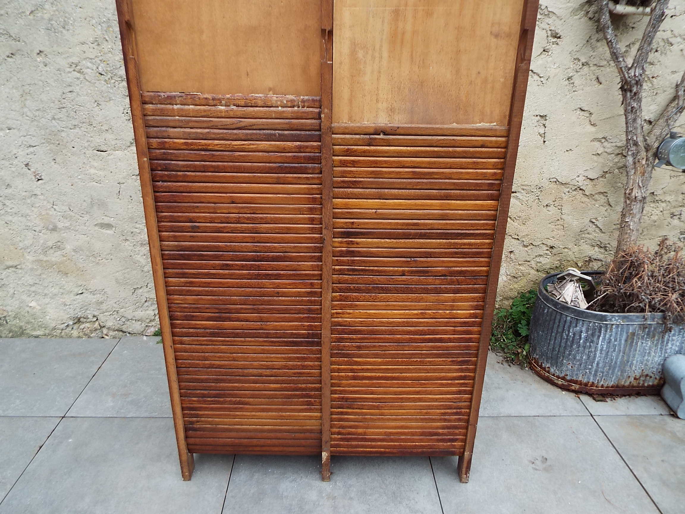 Meuble à rideau double
